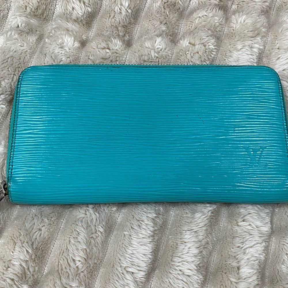 Louis Vuitton Epi Leather Zippy Wallet